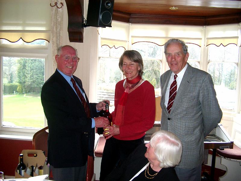 LE005.JPG - Winners - Geoff Porter & Sue Lamford - 43 points