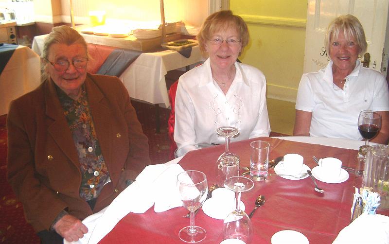 IMGP5386.JPG - Betty Ridout, Peggy Cuss & Elaine Payne