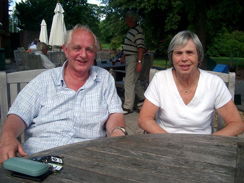 IMGP4810.JPG - Graham & Jean at the Exeter Country Club