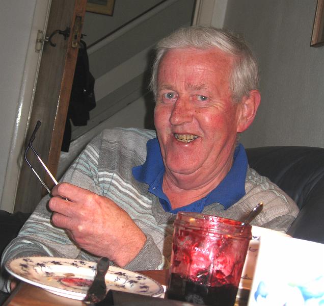 IMG_5739.jpg - Gramps likes jam with Hot Cross Buns